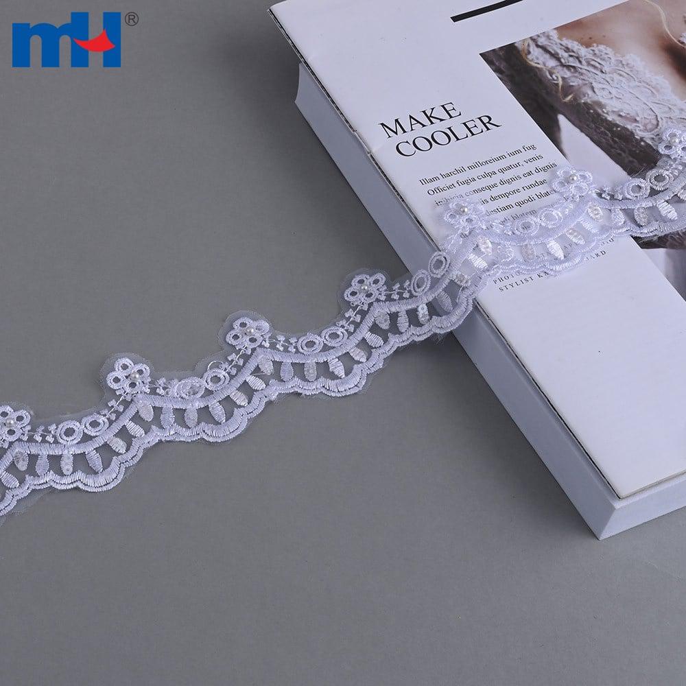 Elegante borda de renda em malha bordada com 4 cm de diâmetro e pérolas