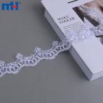 Elegante borda de renda em malha bordada com 4 cm de diâmetro e pérolas