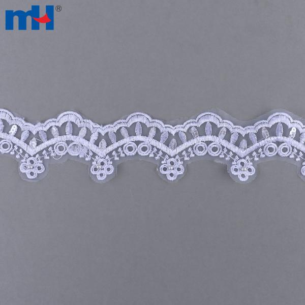 Elegante borda de renda em malha bordada com 4 cm de diâmetro e pérolas