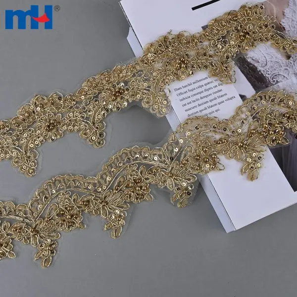 Hashamatli metallli oltin to'rli qirrasi payet va boncuklar bilan