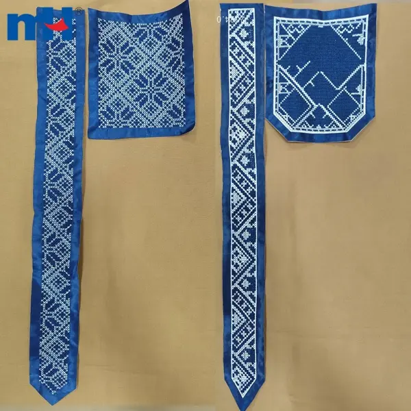 Col caftan et poche
