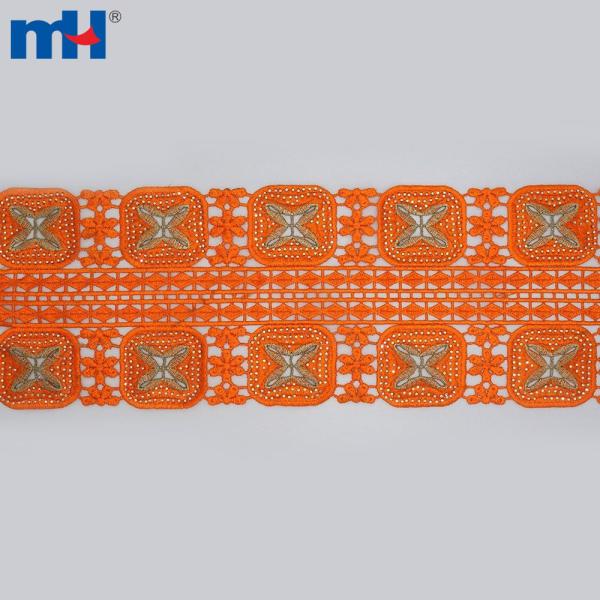 Bordure en dentelle africaine avec strass