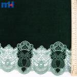 Dentelle à bords festonnés
