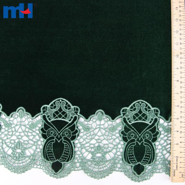 Dentelle à bords festonnés