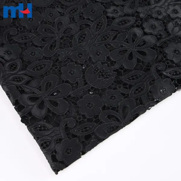 Broderie sur tissu par découpe laser