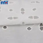 Tissu en coton avec ouverture en dentelle