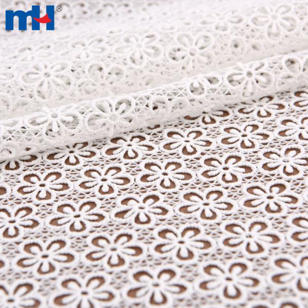 Tissu en dentelle partout