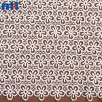 Tissu en dentelle partout