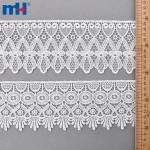 Brautkleid aus Spitze mit verzierten Kanten