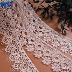 Coupe de dentelle chimique