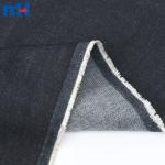 Tecido elástico feito de 98% algodão e 2% elastano para jeans