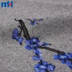 Tecido de lã bordado com flores
