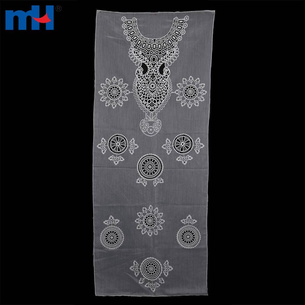 Longue broderie en dentelle