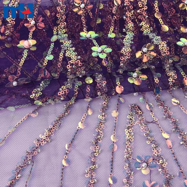 Tissu tulle brodé de paillettes