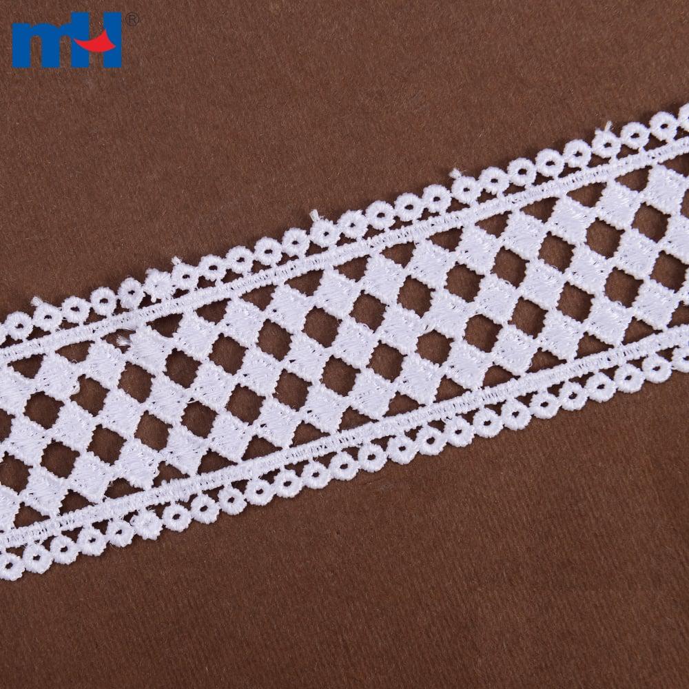 Guarnição de renda com bordado químico