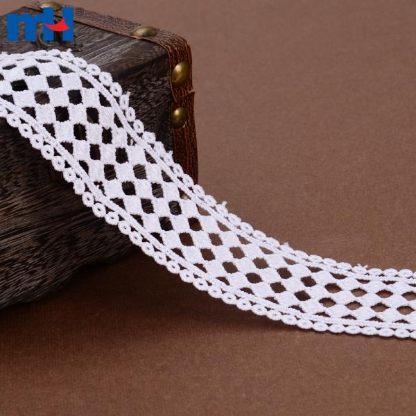 Guarnição de renda com bordado químico