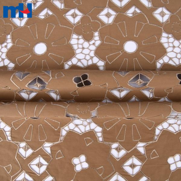 Broderie sur tissu par découpe laser
