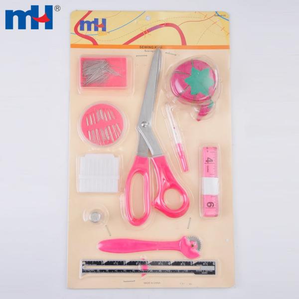 Kit de couture de voyage dans un emballage plastique