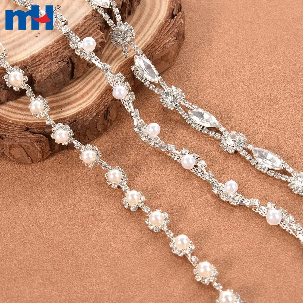 Catena a coppe di perle e cristalli