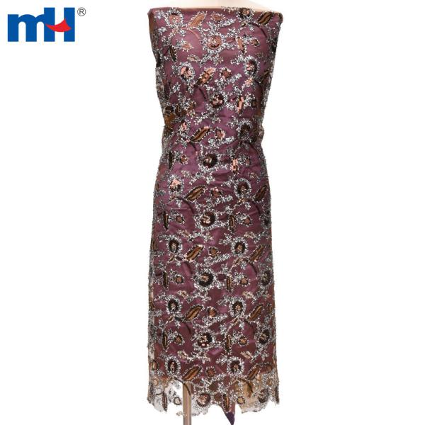 Broderie de paillettes et de dentelle