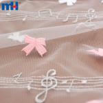 قماش شبكي مطرز باللون الأبيض