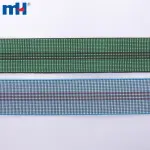 Passen Sie die elastische Polsterung des Sofas mit einem Gummiband an