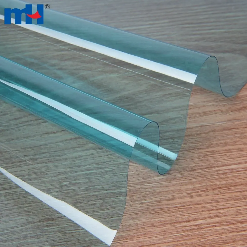 Film transparente de PVC para manteles y cortinas de baño.