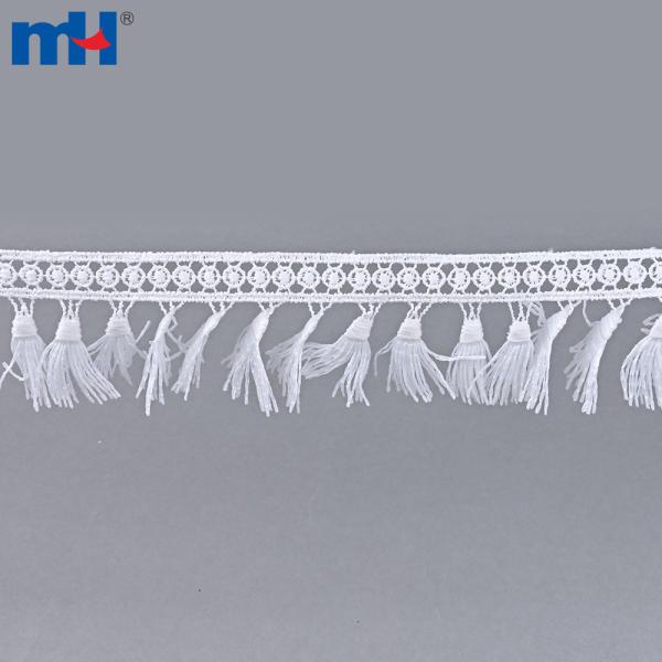 Bordure en dentelle avec pompon
